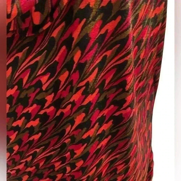 Kathy Ireland sleeveless top with cowl neckline in red black & gray. Size XL - Picture 4 of 7